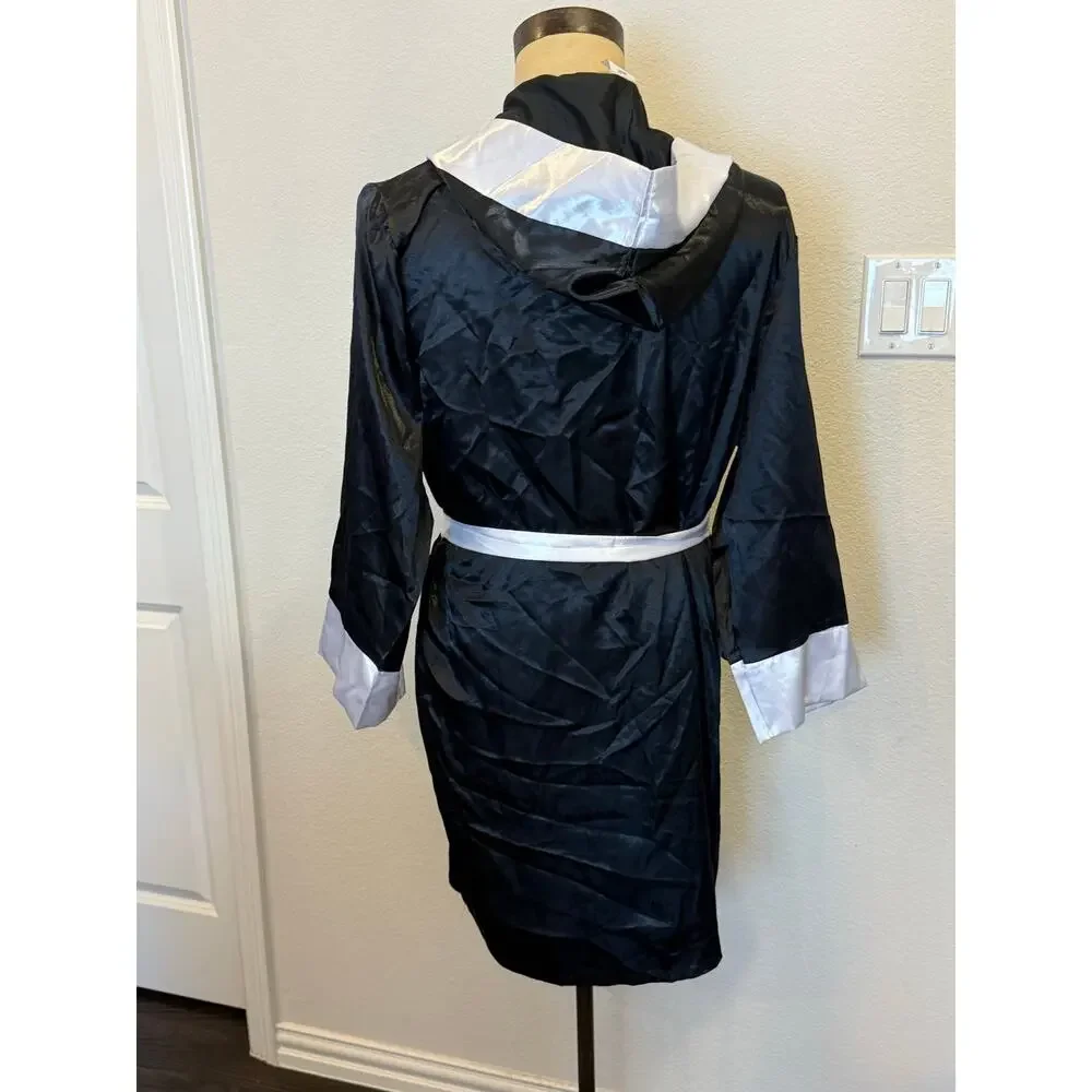 Costume Agent good preowned